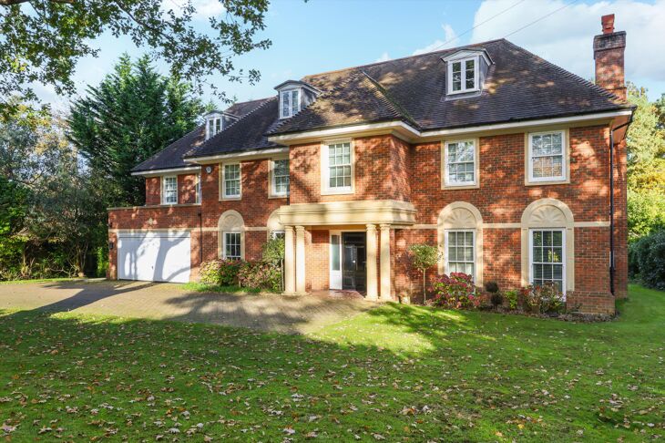 House Godolphin Road in Elmbridge