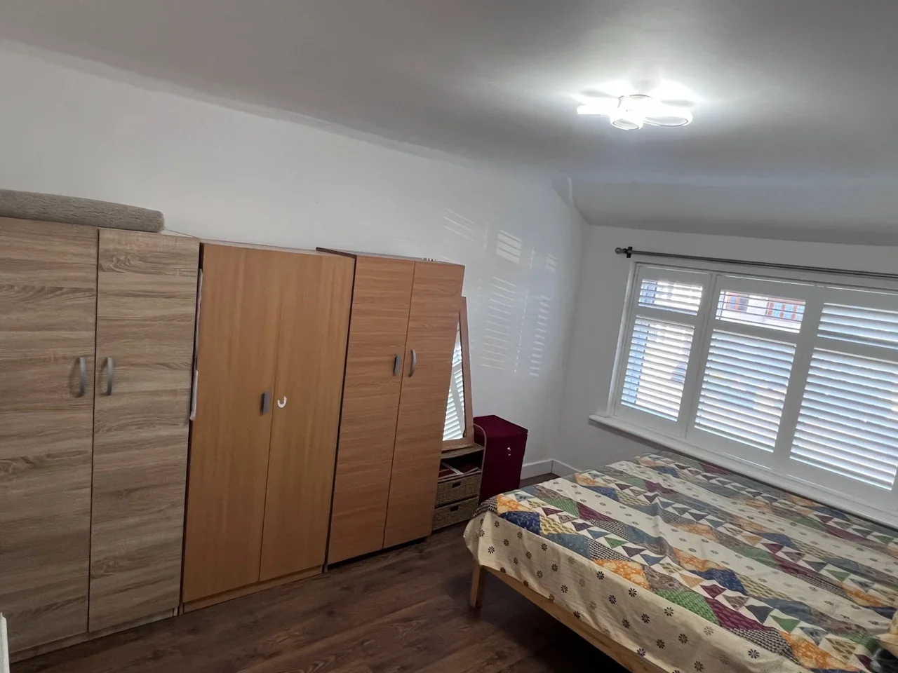 Room Elm Park Avenue in Greater London