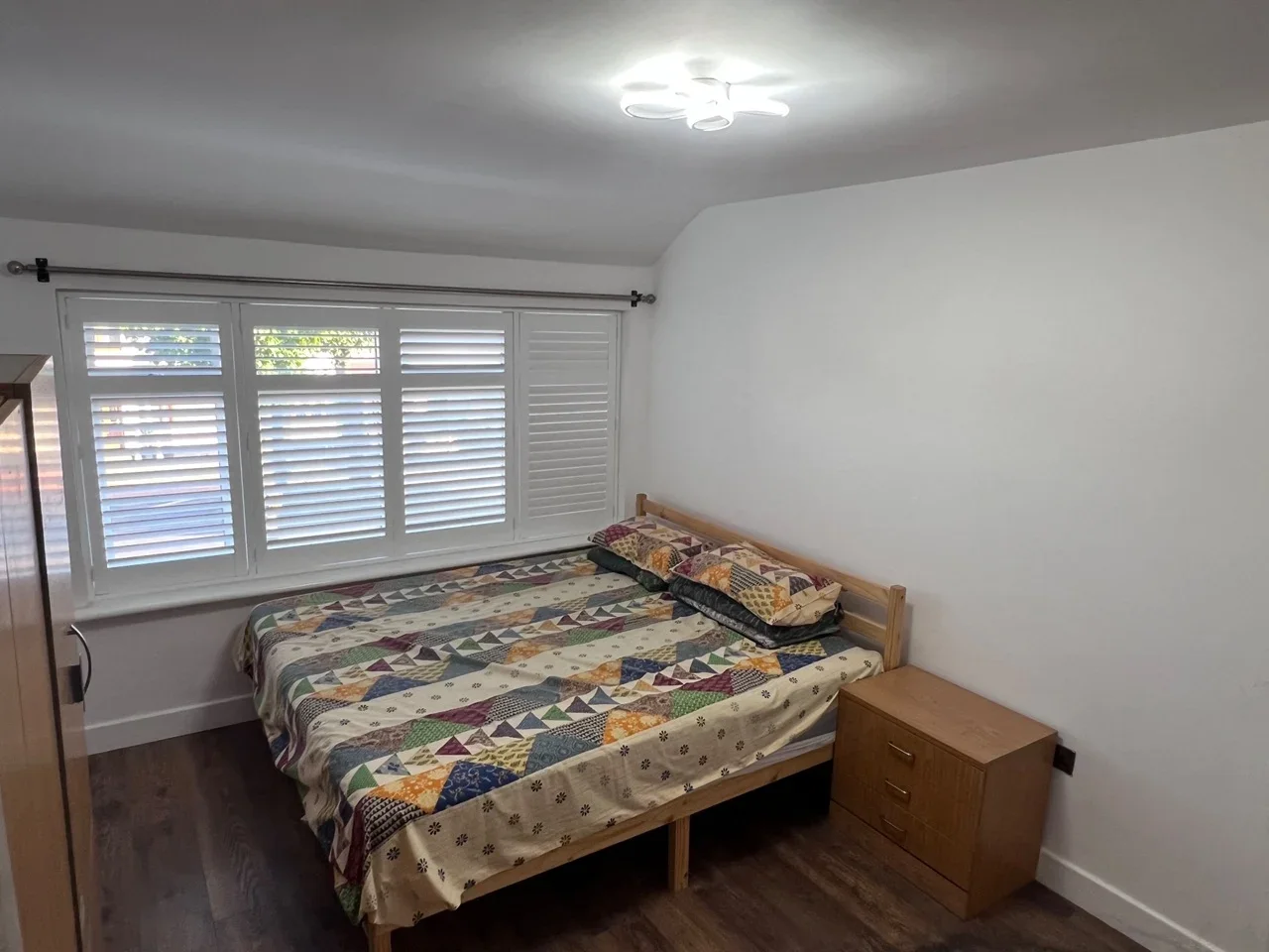 Room Elm Park Avenue in Greater London
