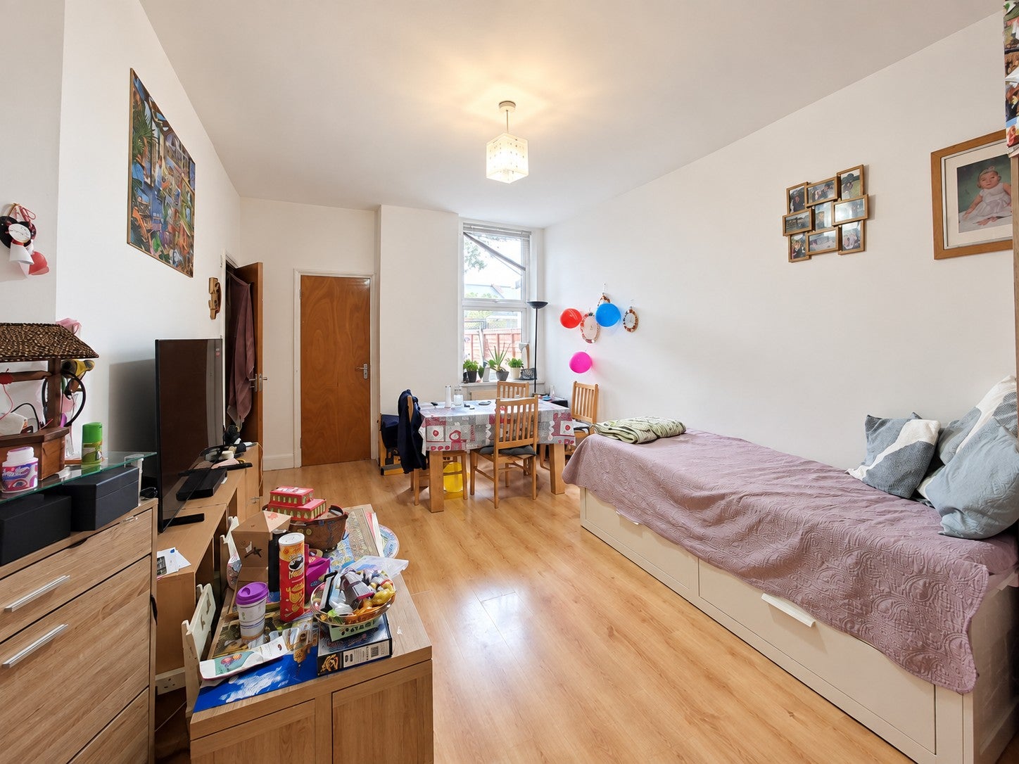 Flat Sidney Avenue in Greater London