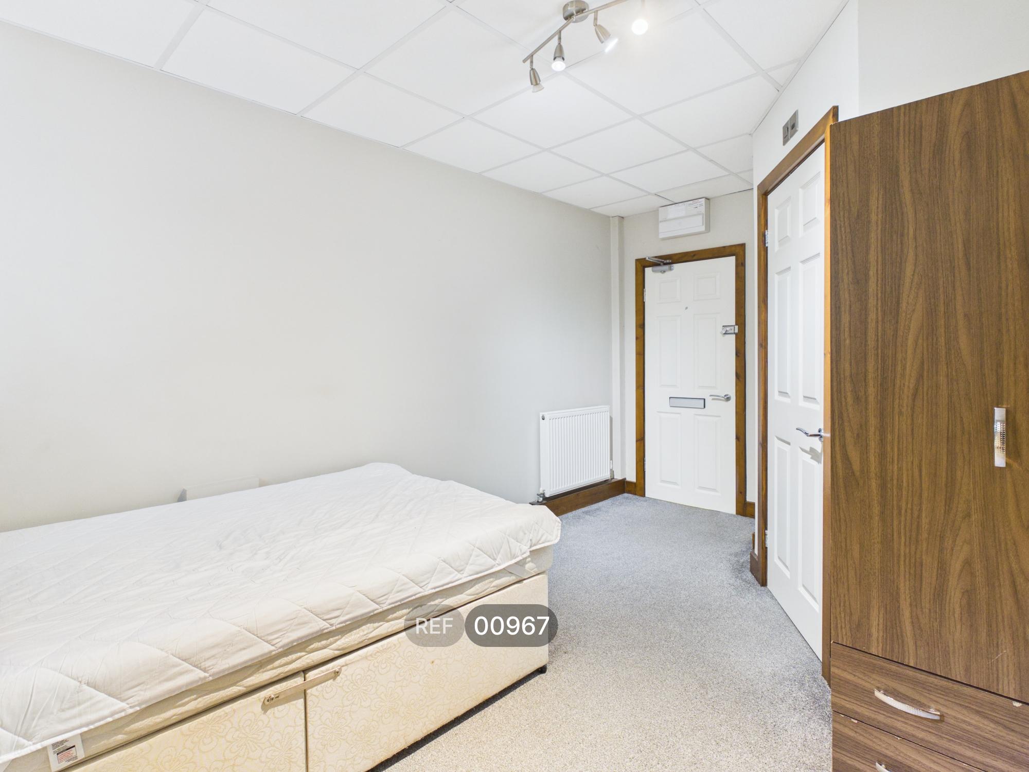 Room Anlaby Road in Hull
