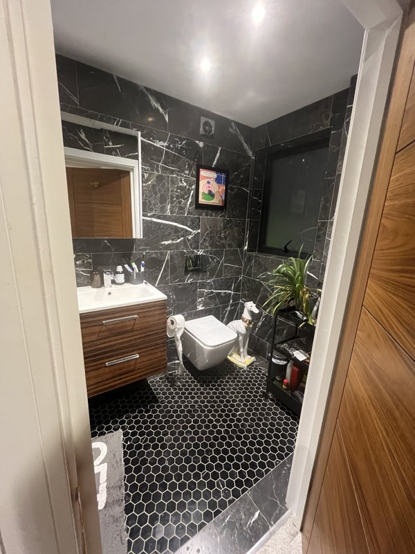 Room Seven Sisters Road in Greater London