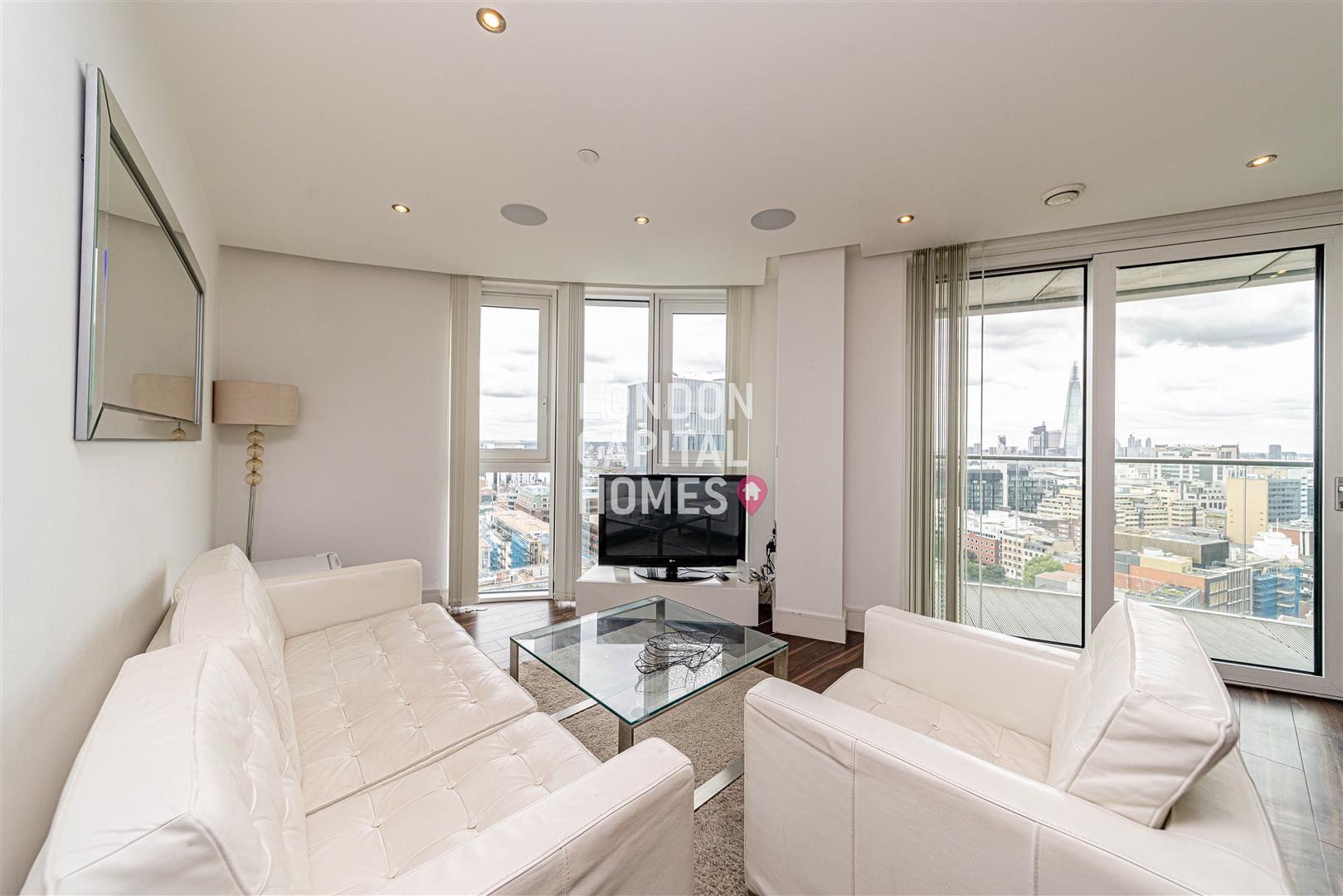 Flat Alie Street in Greater London