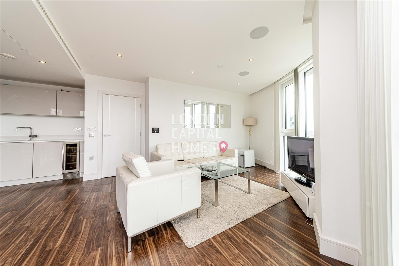 Flat Alie Street in Greater London