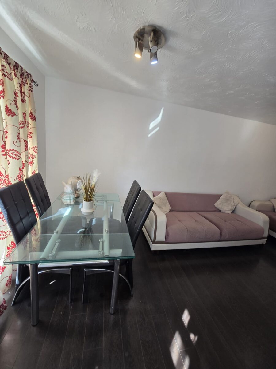 Flat Cuthberga Close in Greater London