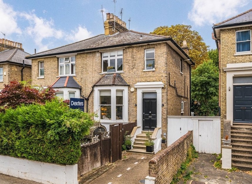 Flat Park Road in Greater London