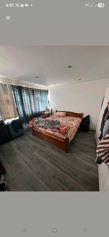 Room Ballards Lane in Greater London