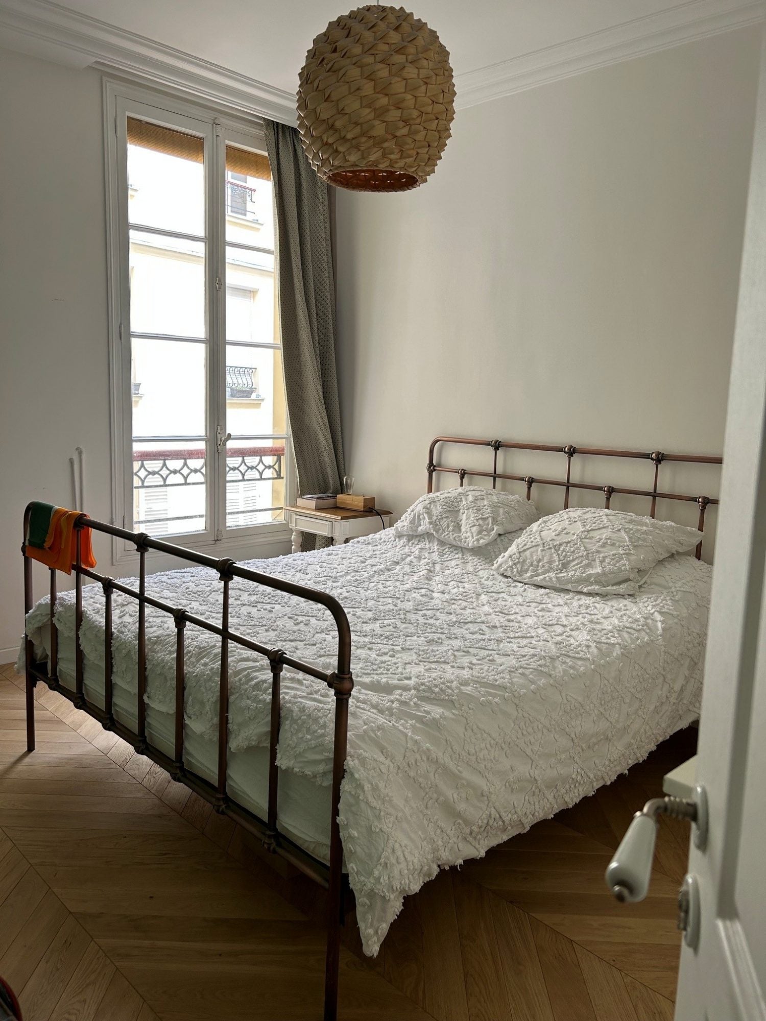 Flat Place Jacques Bonsergent in Paris