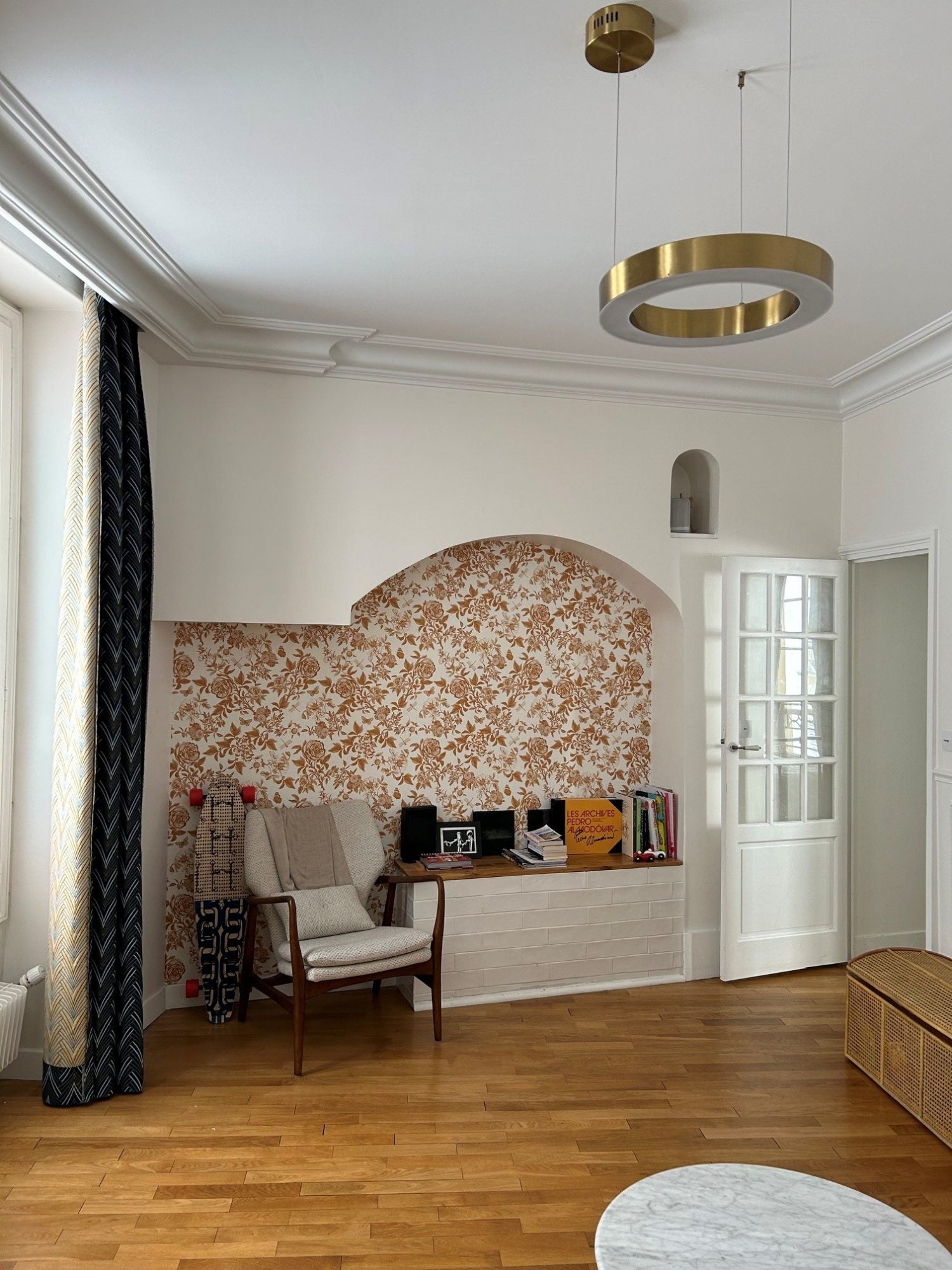 Flat Place Jacques Bonsergent in Paris