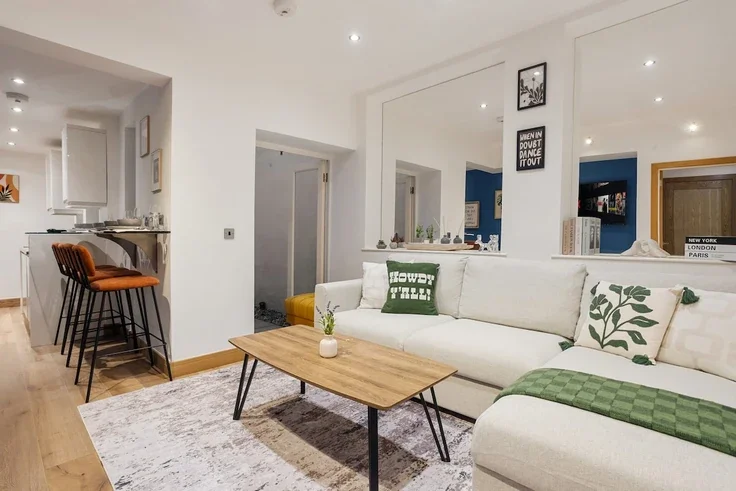 Flat Great Titchfield Street in City of Westminster
