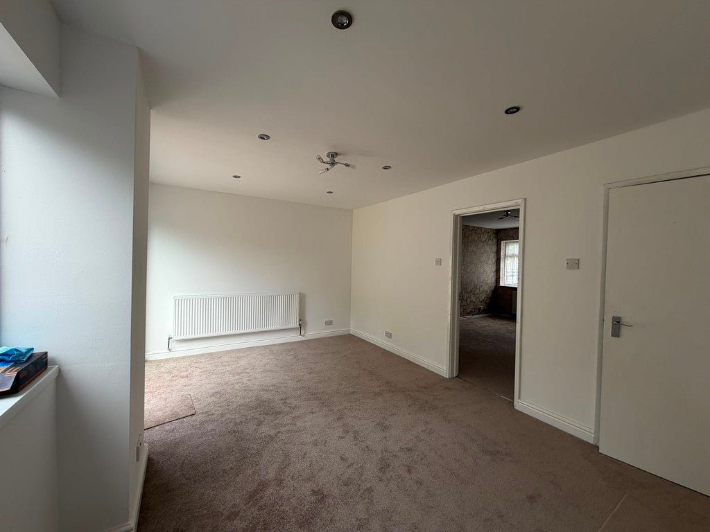 House Walcot Drive in Sandwell