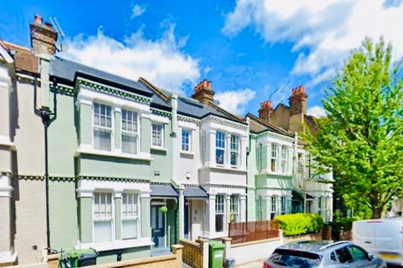Flat Shinfield Street in Greater London