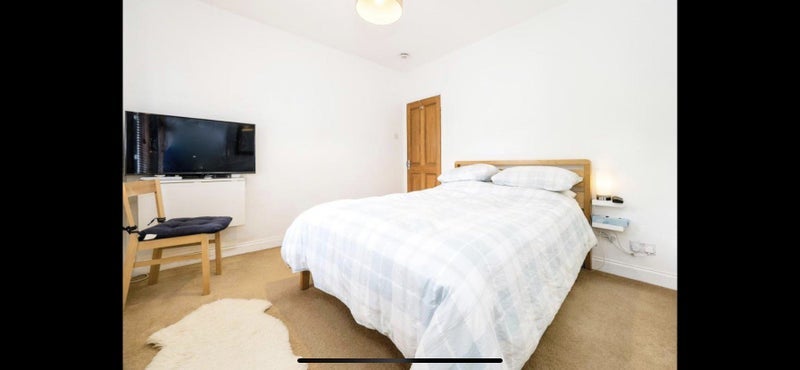 Room Tennyson Road in Greater London