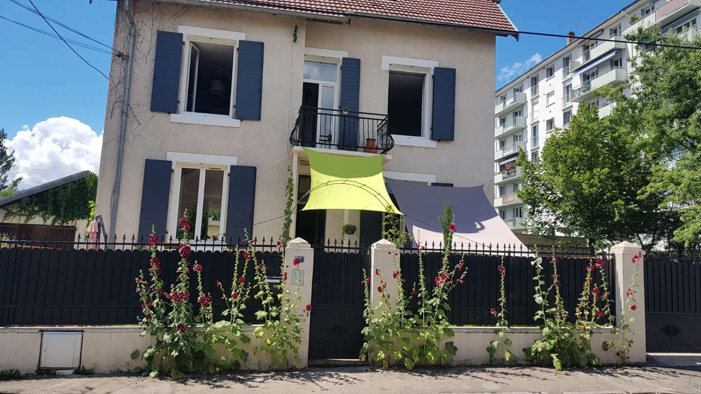 Room Rue du Docteur Hyenne in Besançon