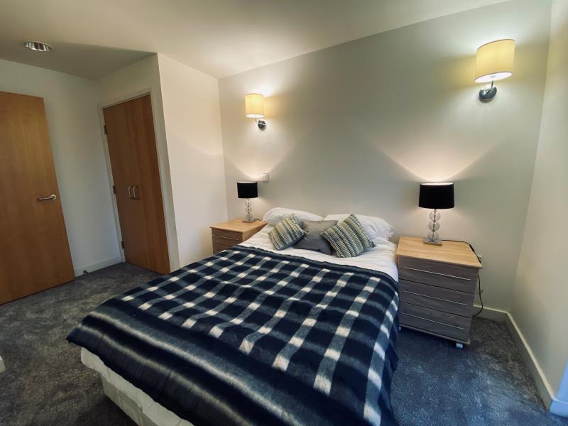 Flat Empire Way in Greater London