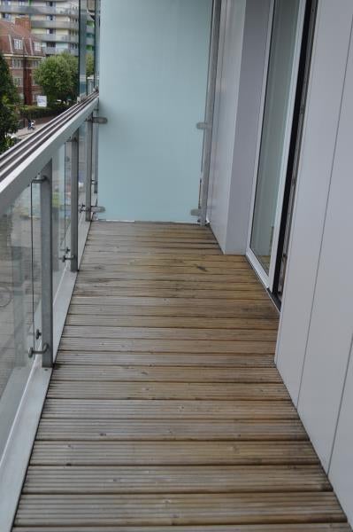Flat Empire Way in Greater London