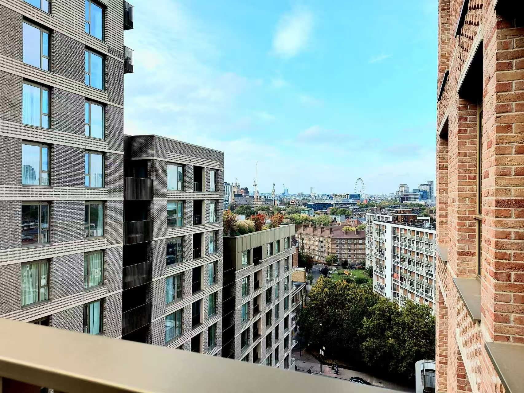 Flat Kennington Lane in Greater London
