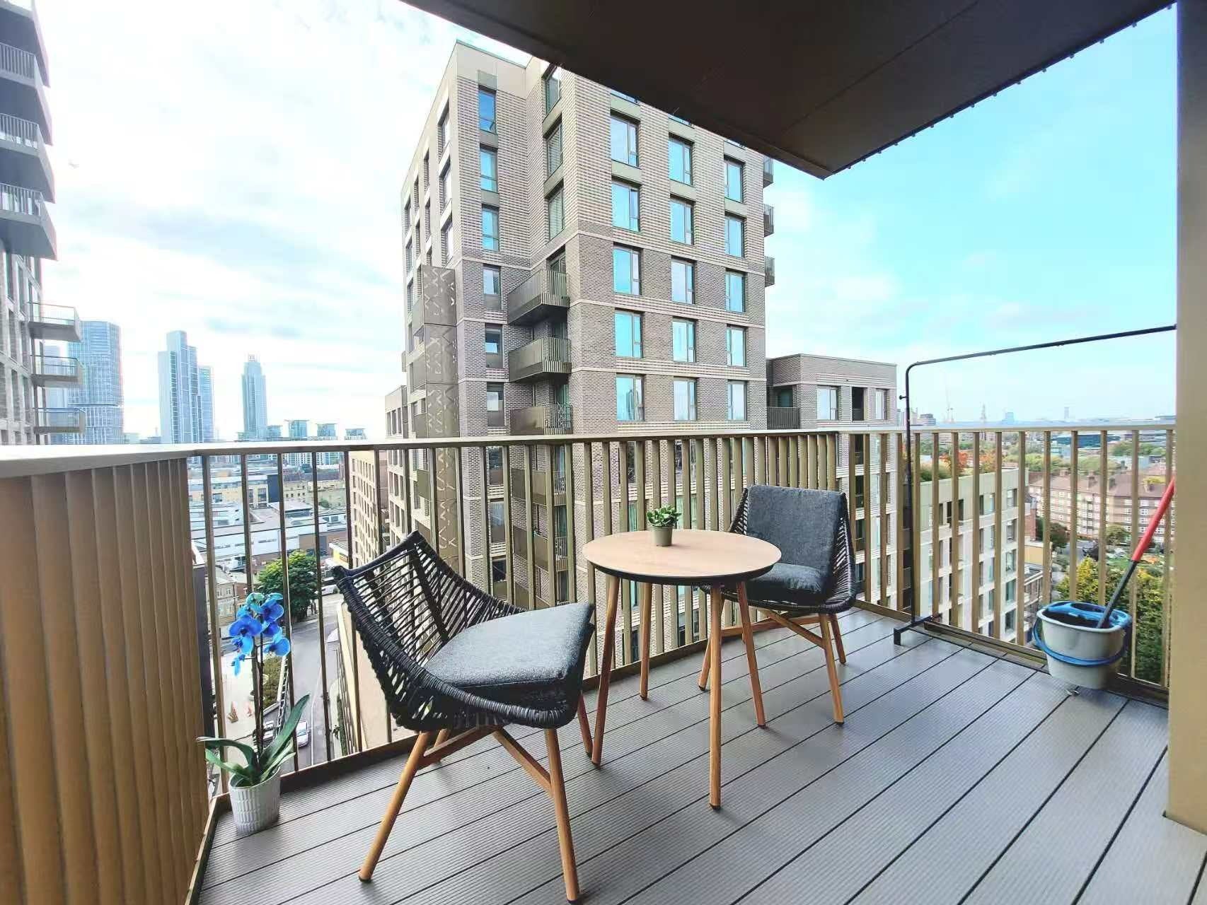 Flat Kennington Lane in Greater London