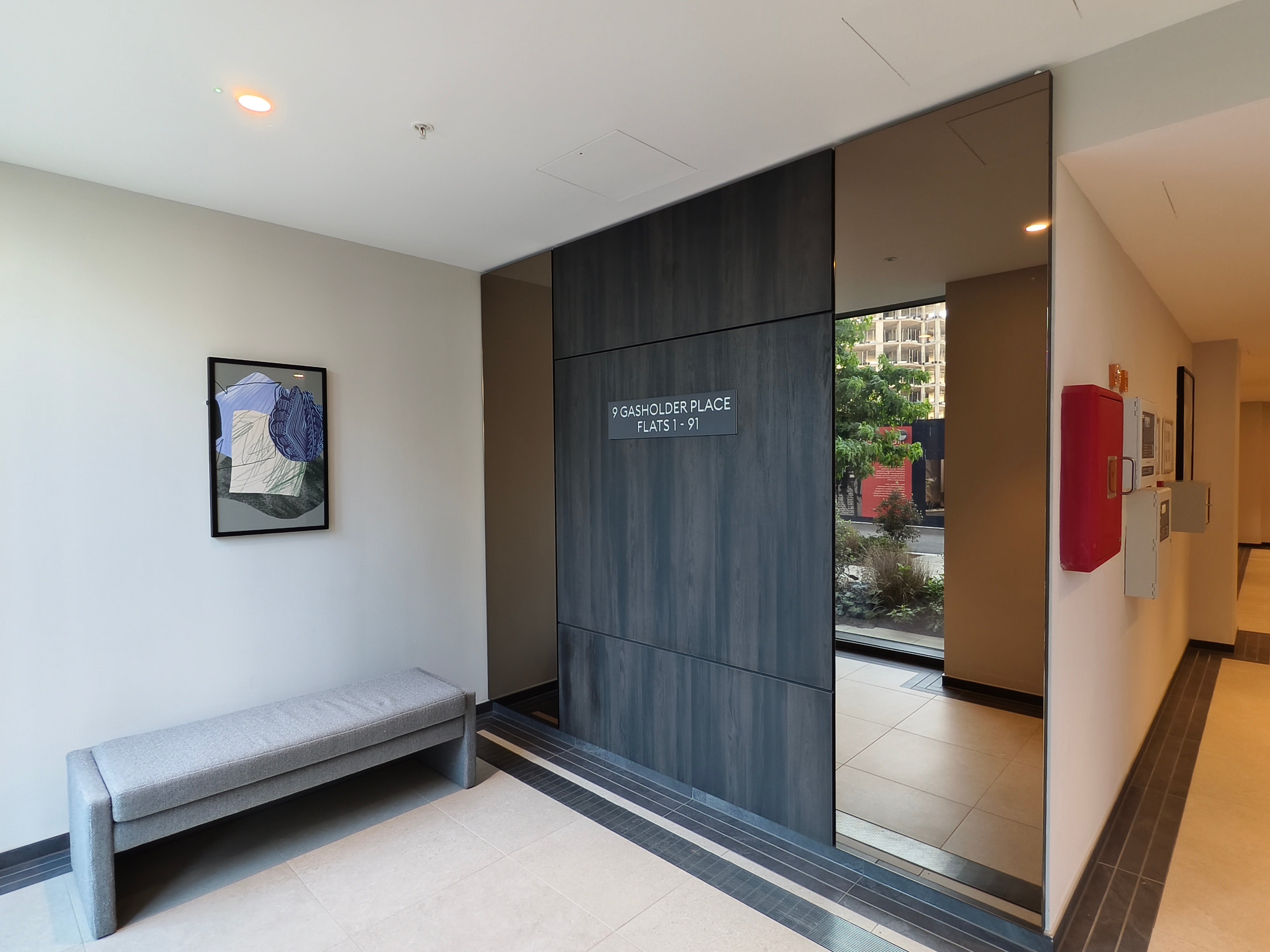 Flat Kennington Lane in Greater London