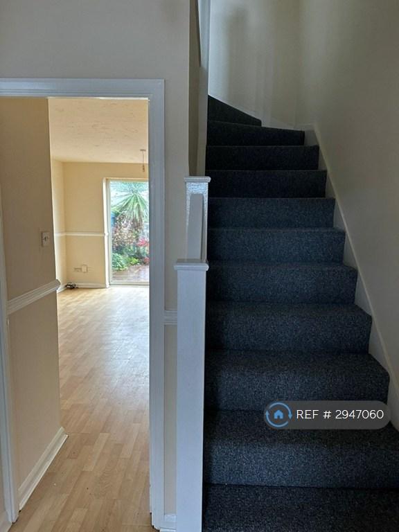 House Thorburn Close in Neath