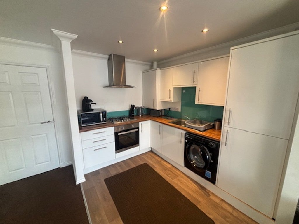 Flat Carmyle Avenue in Glasgow