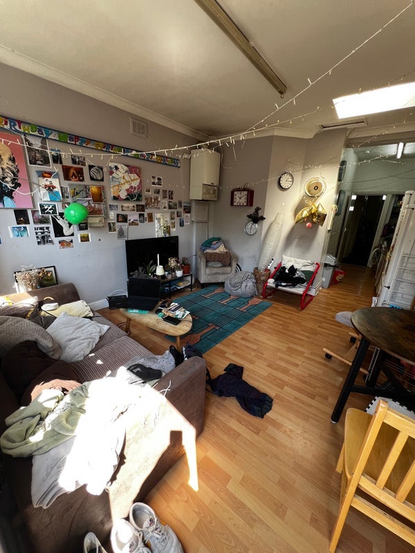 Room Dunbar Road in Greater London