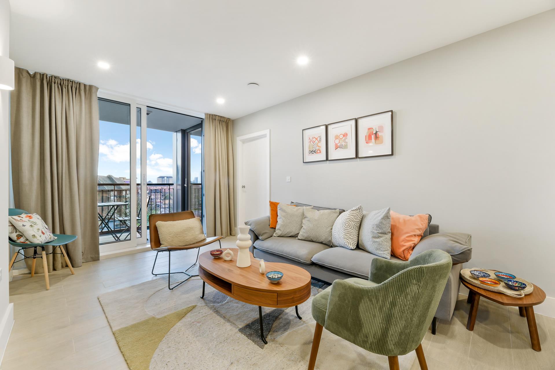 Flat Wyvil Road in Greater London