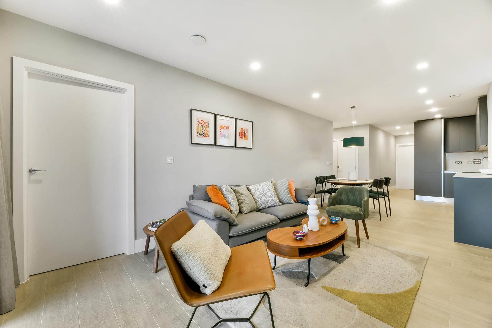 Flat Wyvil Road in Greater London