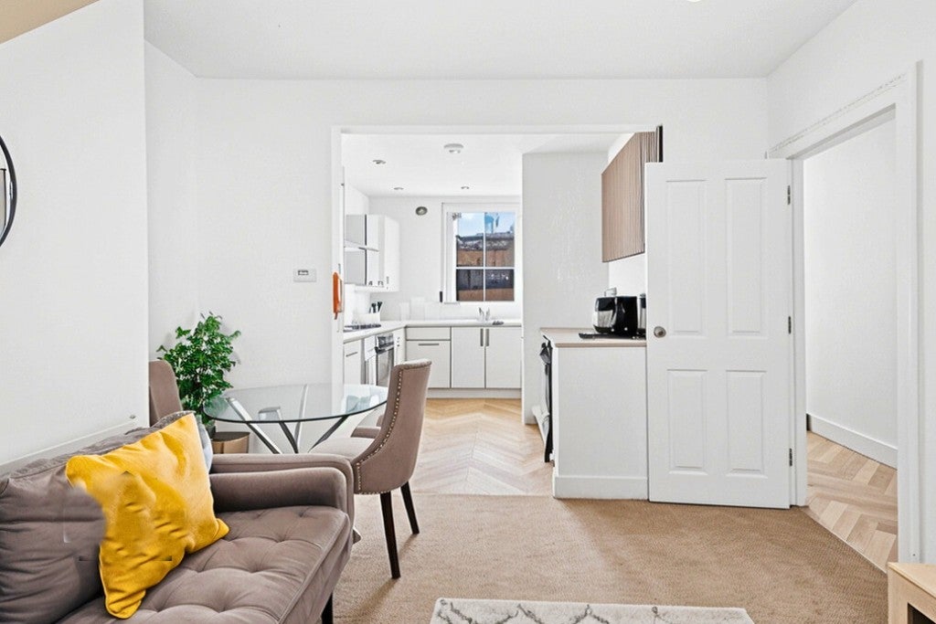 House Upper North Street in Greater London