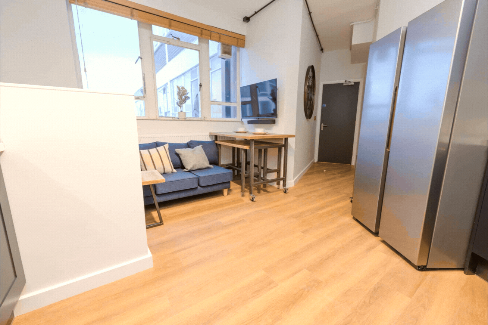 Flat Grosvenor Road in Greater London