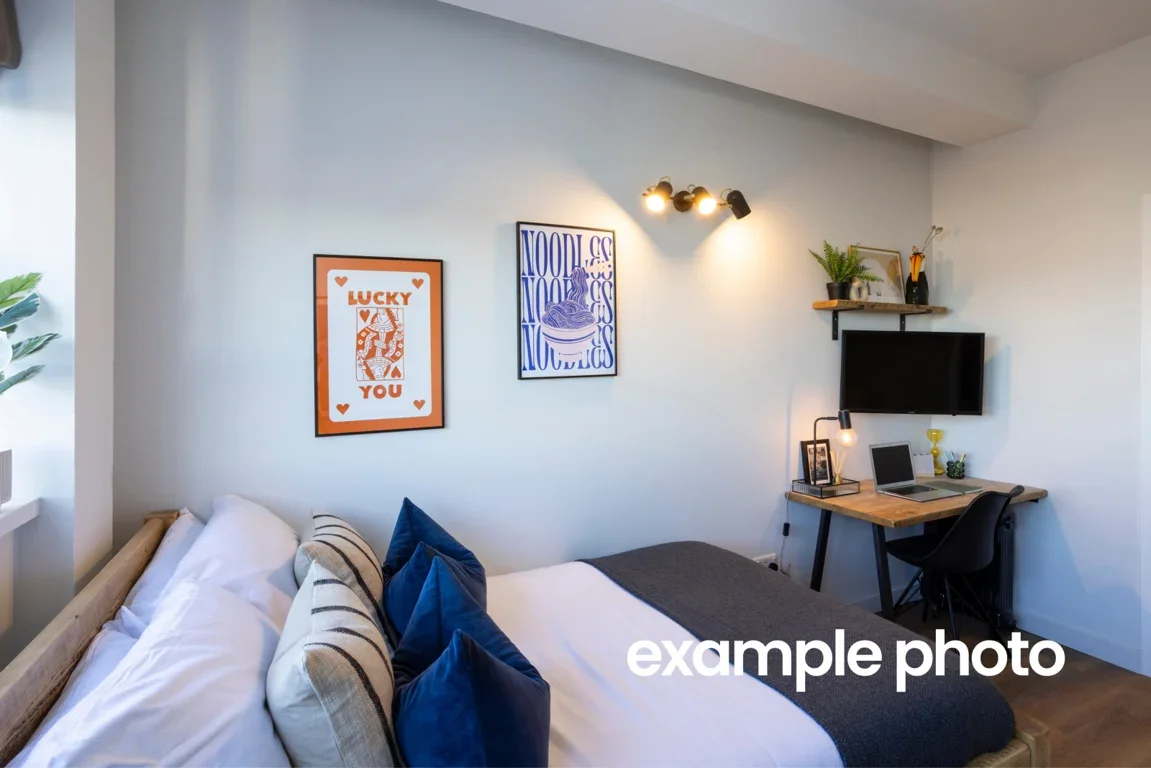 Flat Grosvenor Road in Greater London