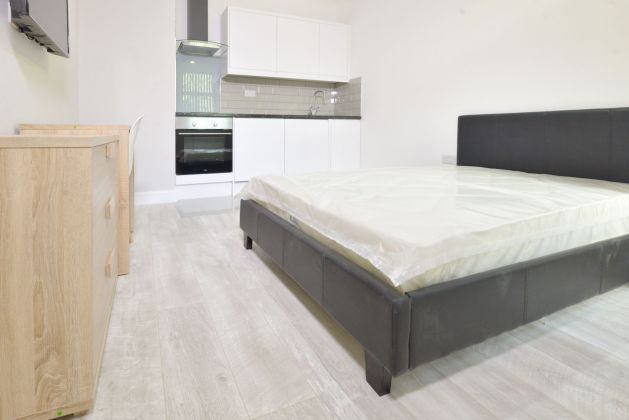 Flat Coundon Road in Coventry