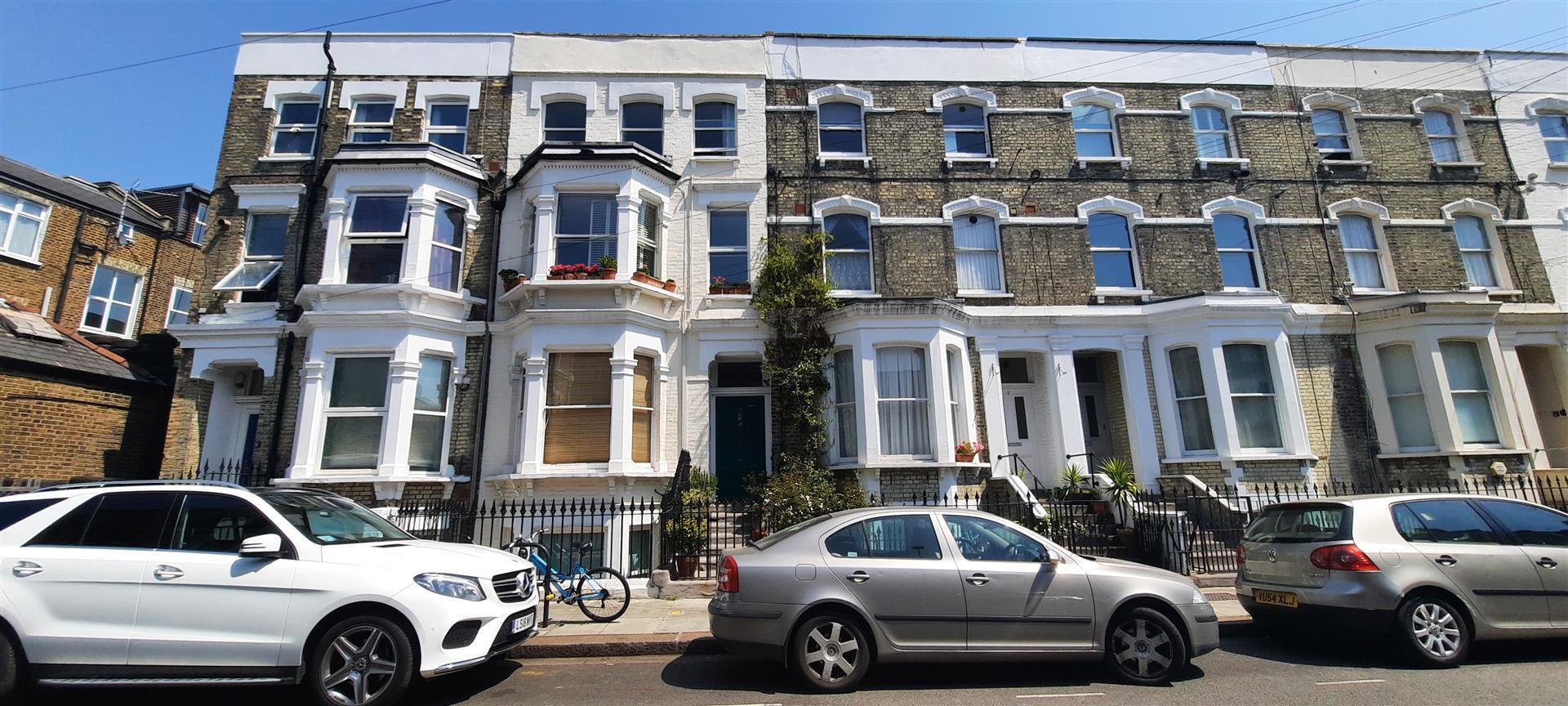 Flat Hetley Road in Greater London