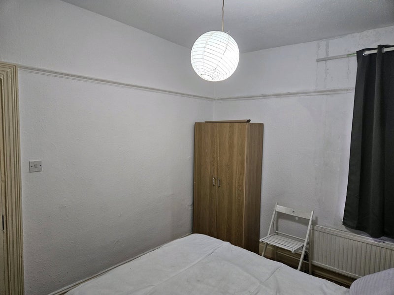 Room Pemberton Road in Greater London