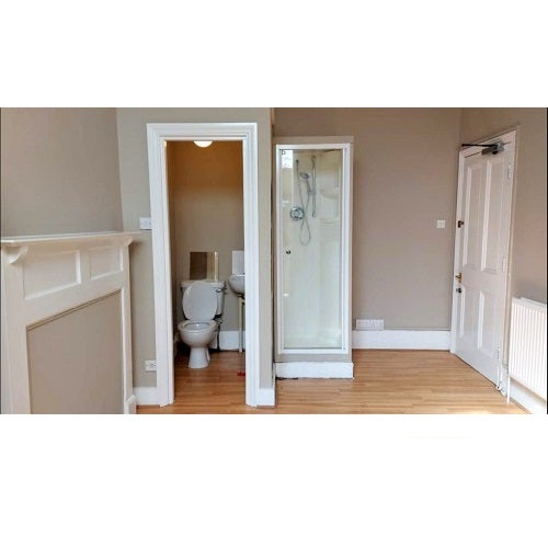 Room Lena Gardens in Greater London