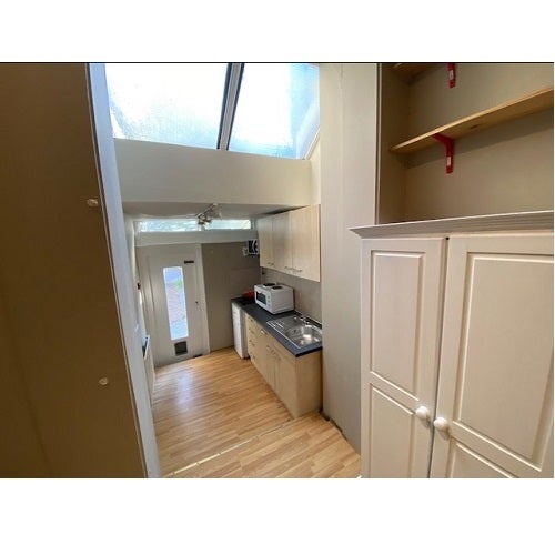 Room Lena Gardens in Greater London