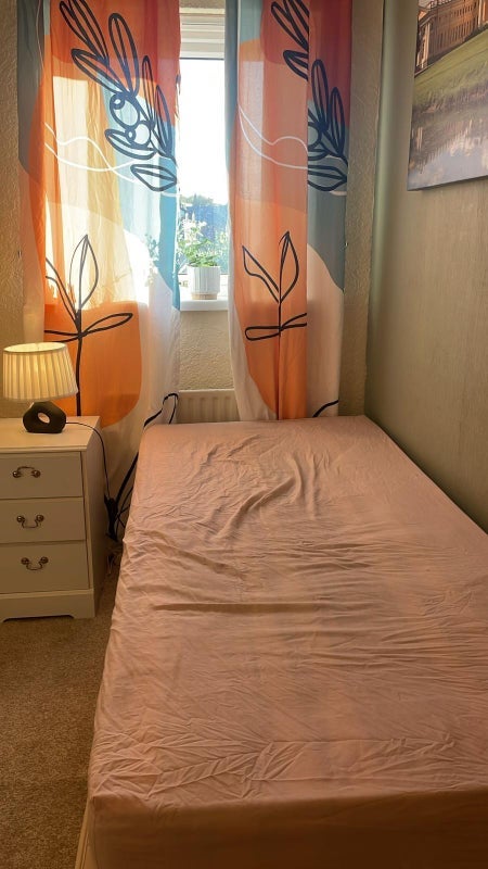 Room Beeston Park Place in Leeds