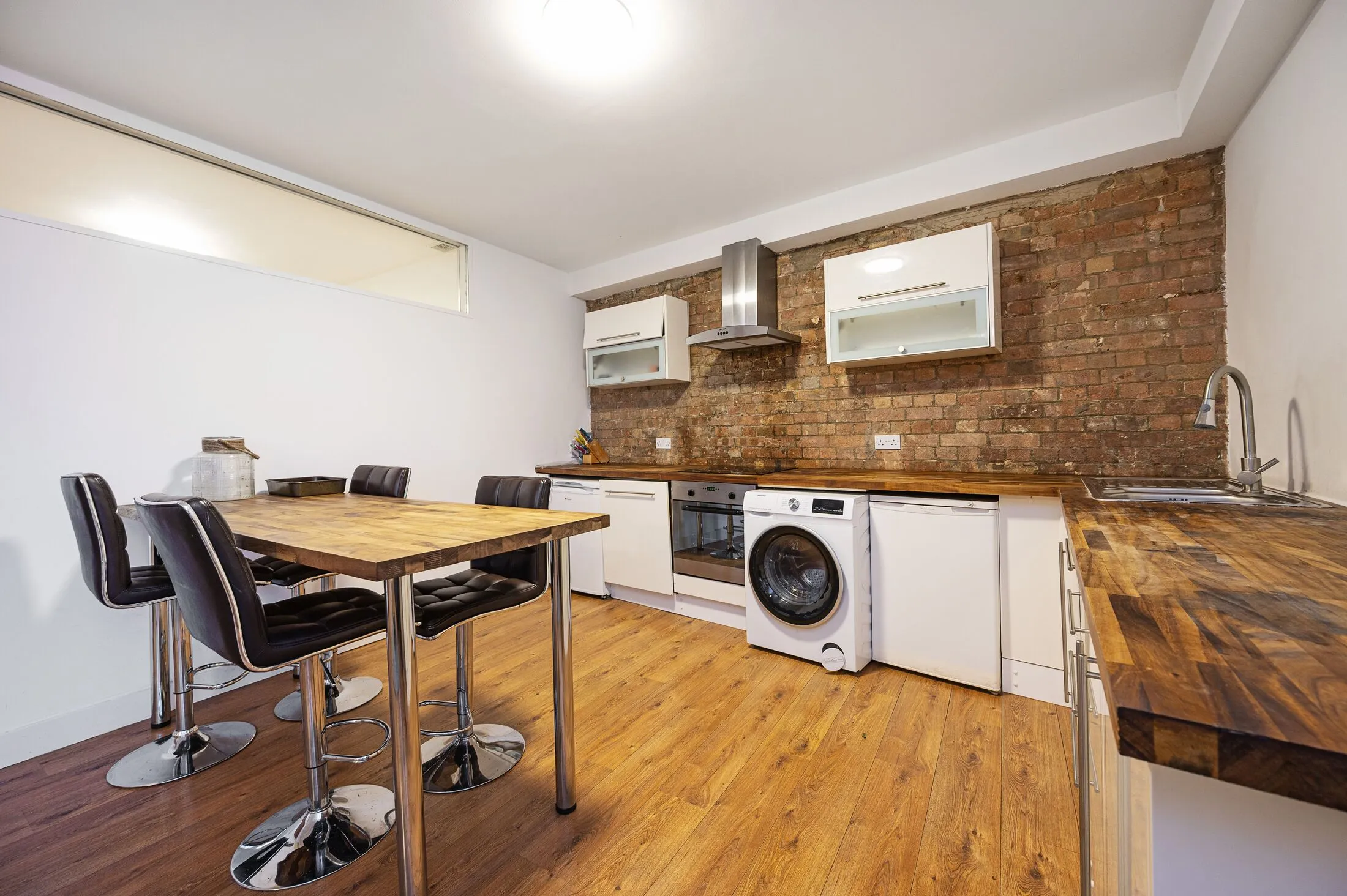 Flat Boyd Street in Greater London