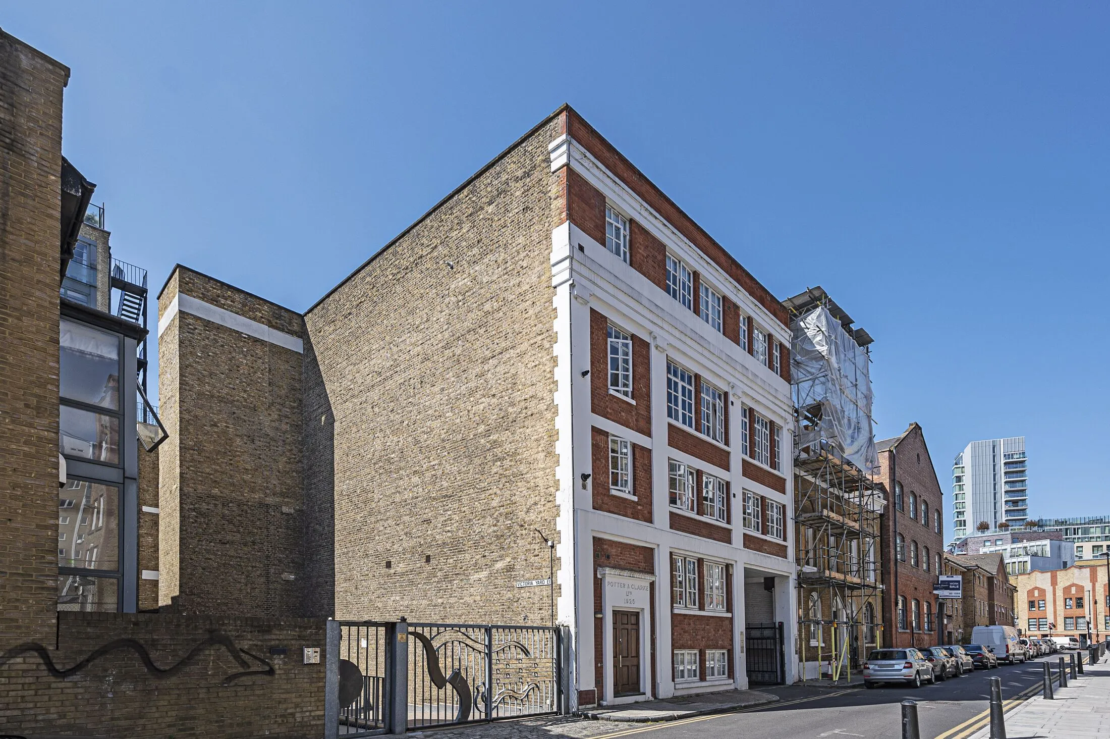 Flat Boyd Street in Greater London