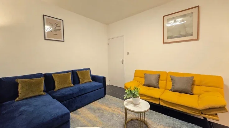 Flat Hebden Place in Greater London