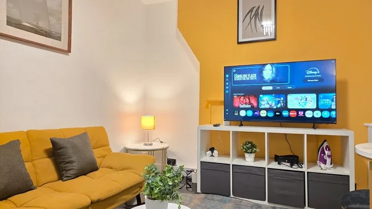 Flat Hebden Place in Greater London