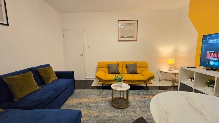 Flat Hebden Place in Greater London