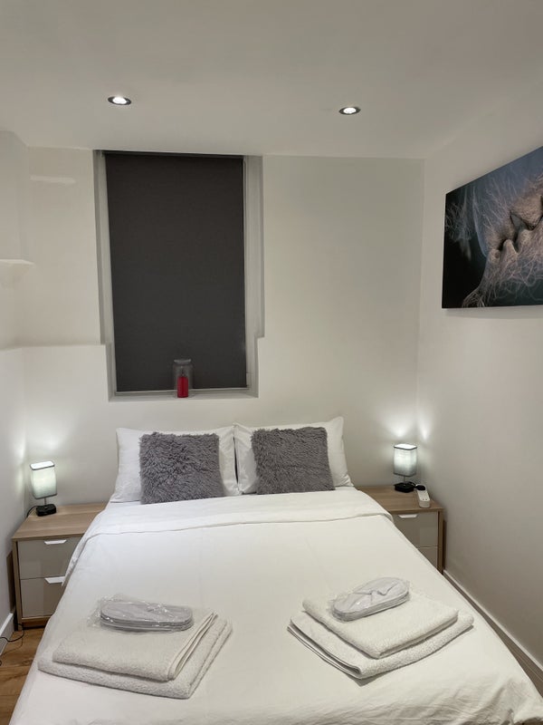 Room Dunraven Street in City of Westminster