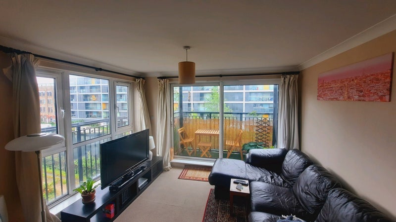 Room Candle Street in Greater London