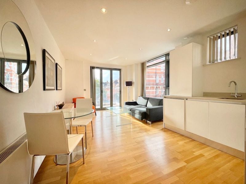 Flat Avonmore Road in Greater London