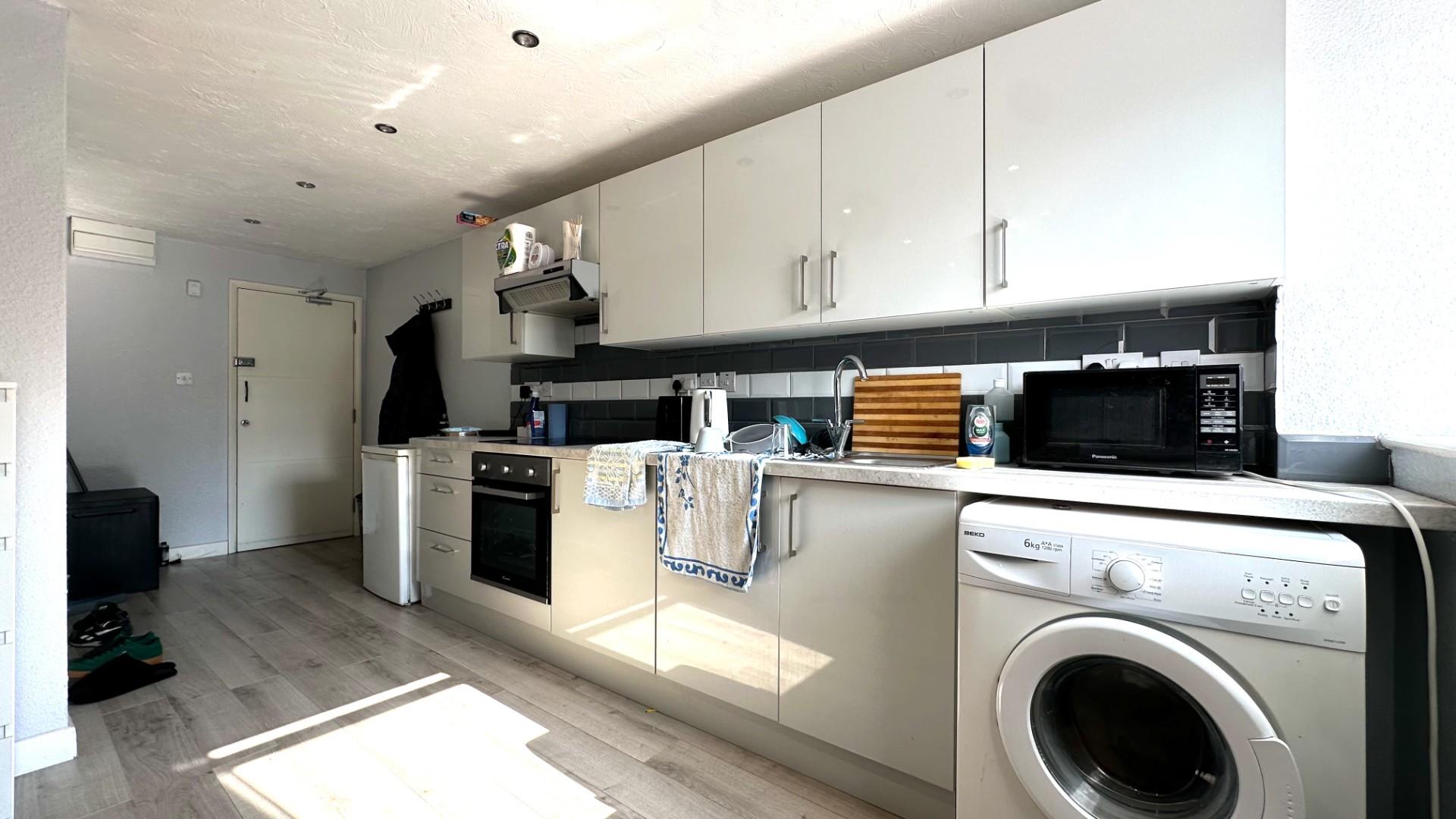 Flat Horndean Road in Winkfield