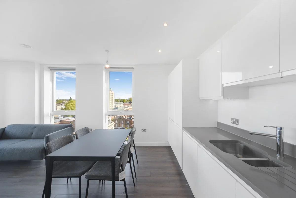 Flat Batavia Road in Greater London
