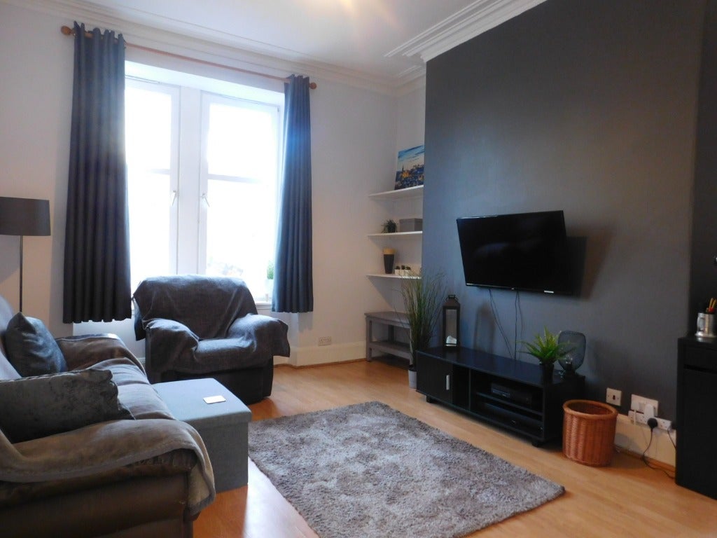 Flat Rosemount Place in Aberdeen City