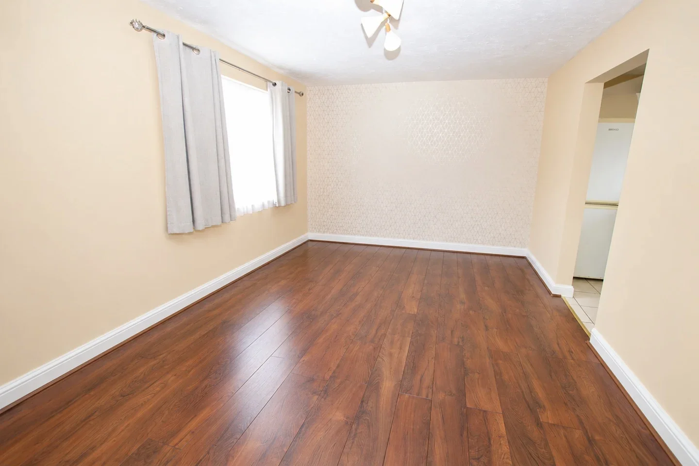 Flat Eton Way in Dartford