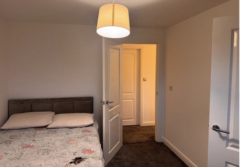 Room Coleshill Way in Bradford